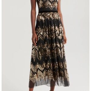 NWT VINCE CAMUTO Elegant Black and Gold Women's Skirt